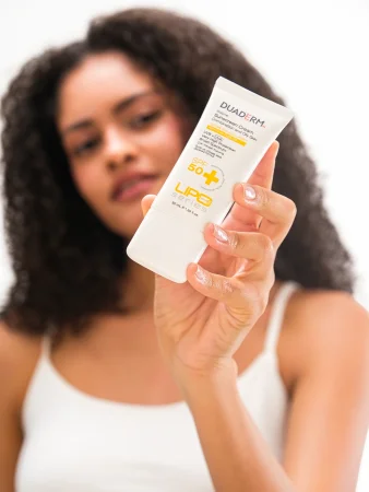 GÜNEŞ KORUYUCU KREM KARMA VE YAĞLI CİLT SPF50+ - 6