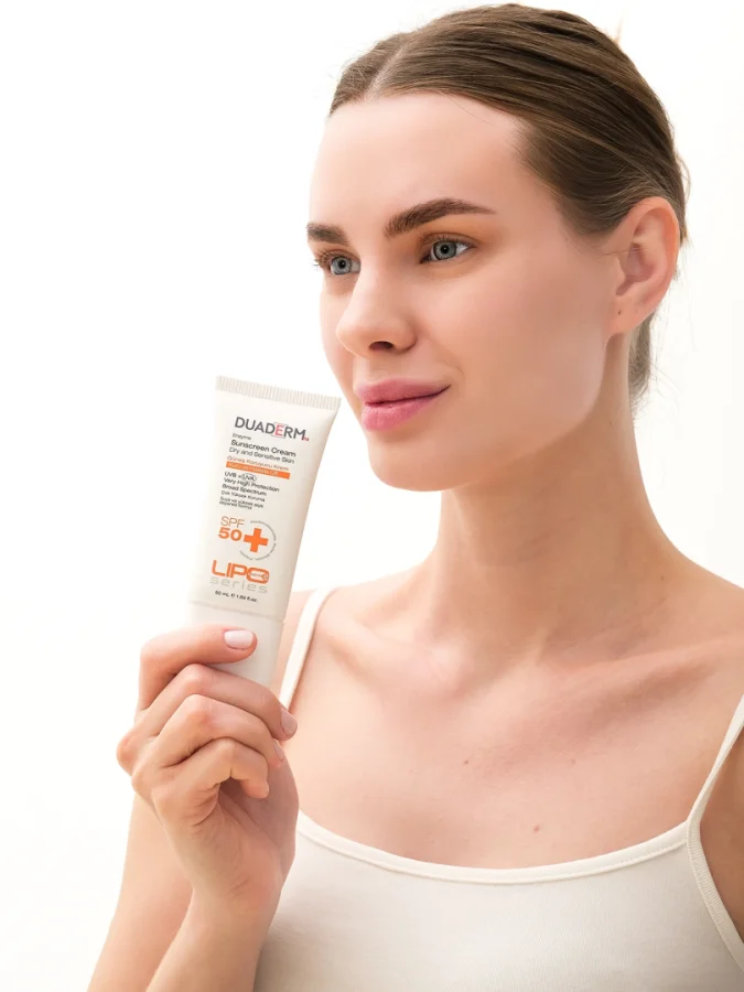 GÜNEŞ KORUYUCU KREM KURU VE HASSAS CİLT SPF50+ - 3