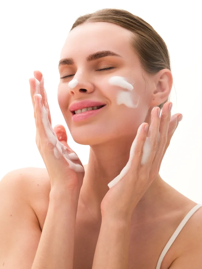 HASSAS CİLT TEMİZLEME KÖPÜĞÜ - 7